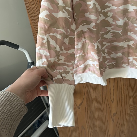 Banana Republic Sweatshirt - Picture 2 of 4